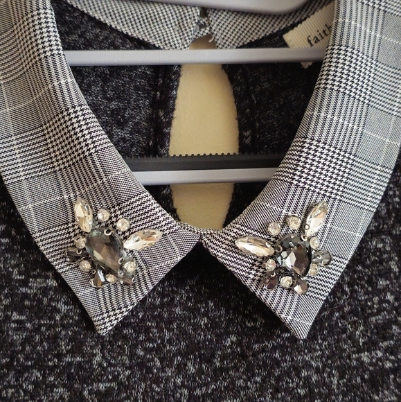 Faith and Joy Dark Grey Top & Plaid Jeweled Collar Size Large - Picture 2 of 11